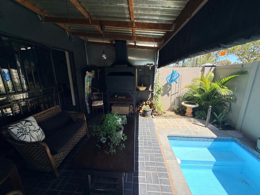 2 Bedroom Property for Sale in Paglande Western Cape